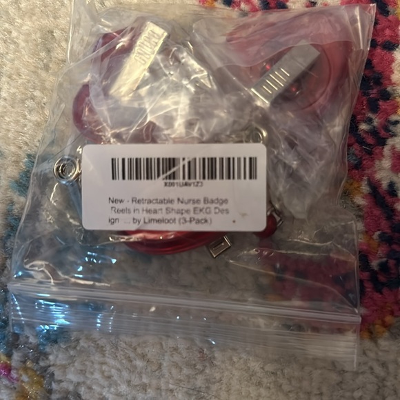 Limeloot // Retractable nurse badge reels in red heart shaped EKG - Picture 2 of 3